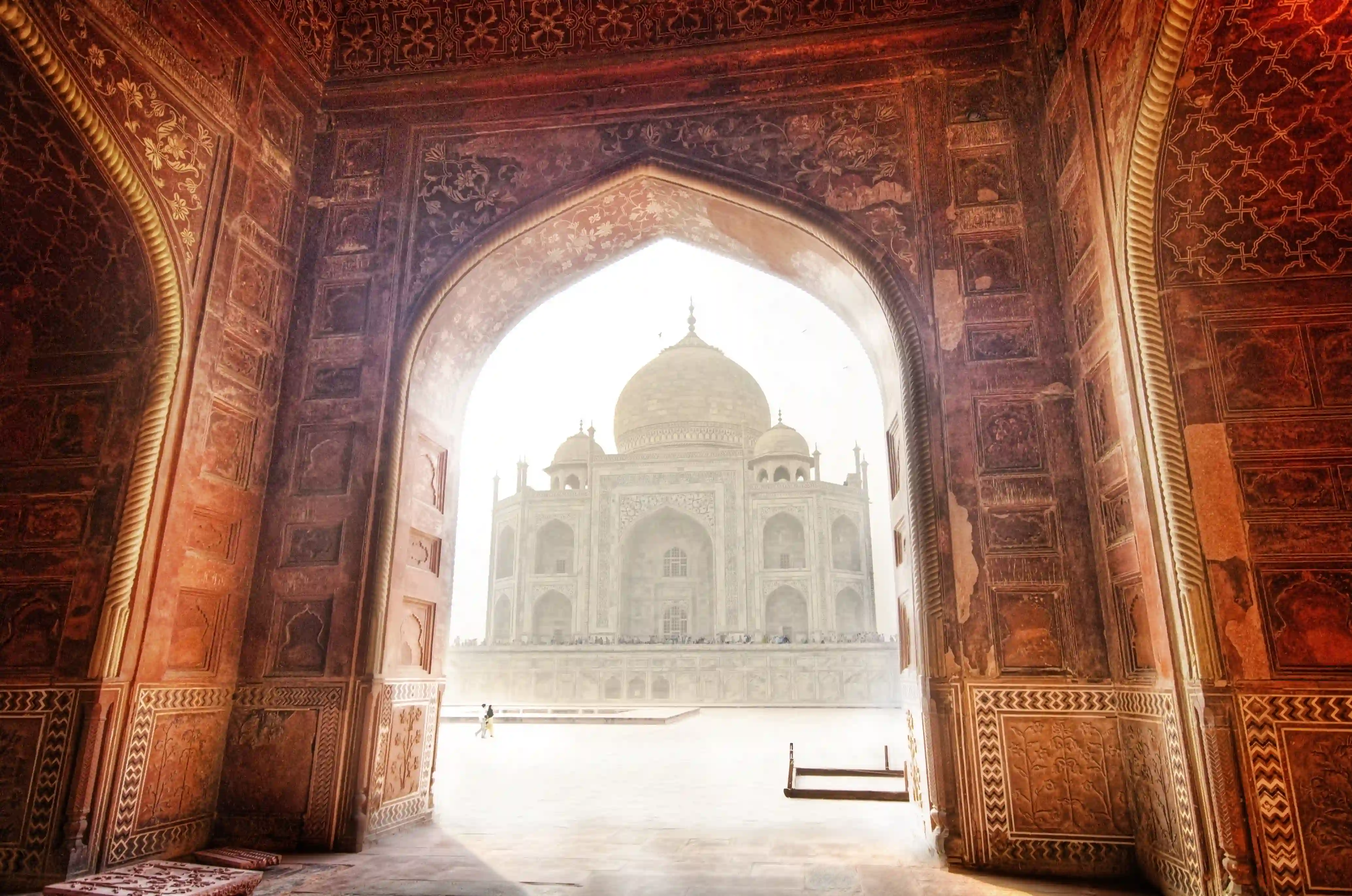 How much does a Taj Mahal tour cost?
